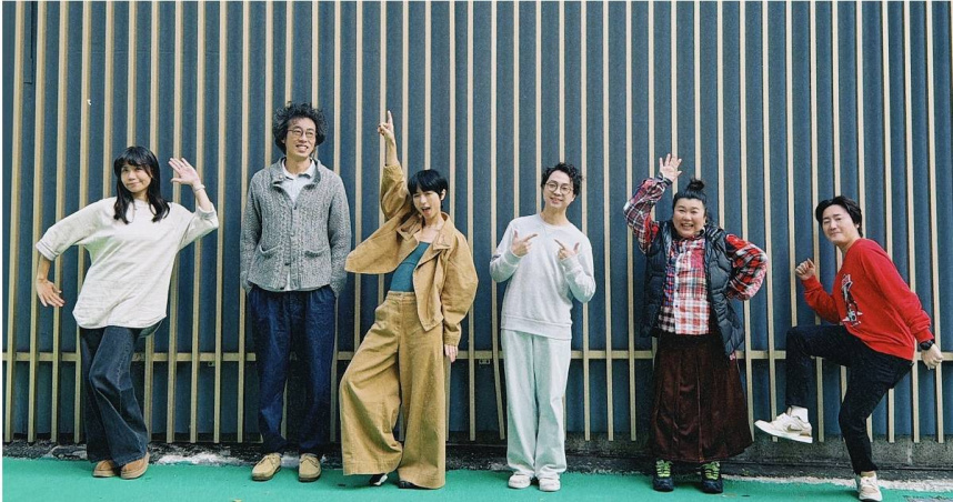 林美秀（右2）、馬念先（左2）與旺福組成馬年限定團體「福馬林 」。（圖／馬念先工作室提供）