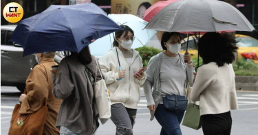 228連假期間另一波東北季風影響，加上華南雨區東移，降雨範圍增大。（圖／劉耿豪攝）
