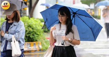 氣象署指出，明天（4月1日）上半天受鋒面影響，清晨起雨帶由北往南移動，各地降雨機率增。（示意圖／方萬民攝）