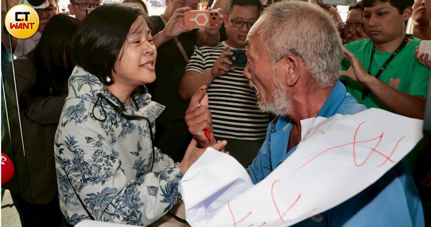 民眾黨立委李貞秀遭民眾黨開除黨籍後登上政論節目，情緒激動開轟黨內高層。（圖／黃耀徵攝）