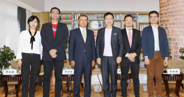 美陸大戰擊夾下 台供應鏈選哪邊? 這個人有答案
