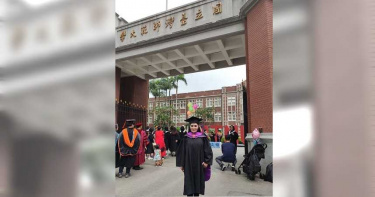 潘越雲臉書報喜 宣布兩年碩士班畢業
