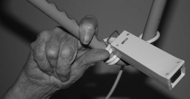 81歲老婦手術宣告死亡「送進停屍間」!隔天倒地「伸手求助」女員工慘嚇壞