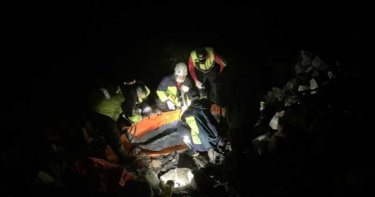 男中橫山區看夜景突中風 警消徒步救援6小時救回一命