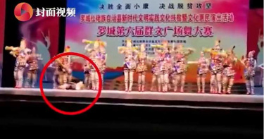 見死不救?女舞者倒地身亡 旁人竟繞開繼續表演