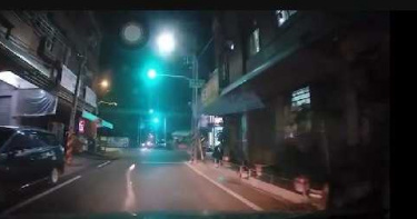吃飽太閒沒事幹 無聊3男子丟鞭炮嚇行車駕駛