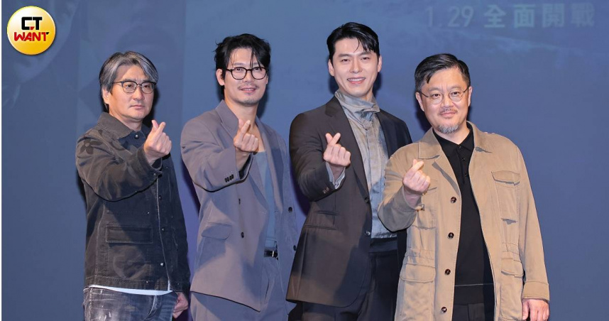 導演禹民鎬（右起）、玄彬、朴勳及製作人金元國來台宣傳電影《哈爾濱》。（圖／楊澍攝）