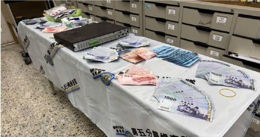 台南市第五分局近日捕獲15名外籍賣淫女子，並查扣非法所得69萬4700元，沒想到其中4名長相妖豔、身材嫵媚的小姐，竟是泰國變性人，讓不少嫖客崩潰傻眼。（圖／報系資料照）