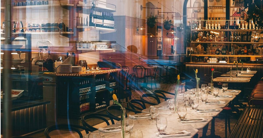 原PO表示，客人說爸媽年紀大要靠窗位。（示意圖／Pexels）