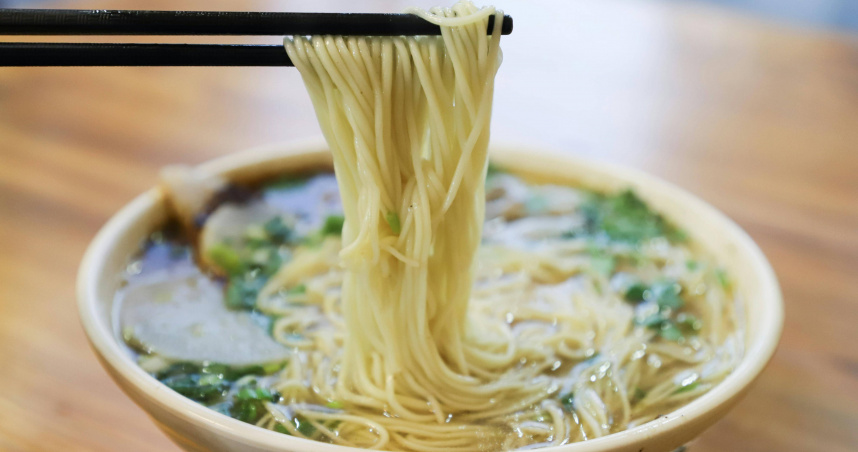 長期攝取麵食容易導致鈉攝取量超標，進而引發高血壓等健康問題 。（示意圖／翻攝Pexels）