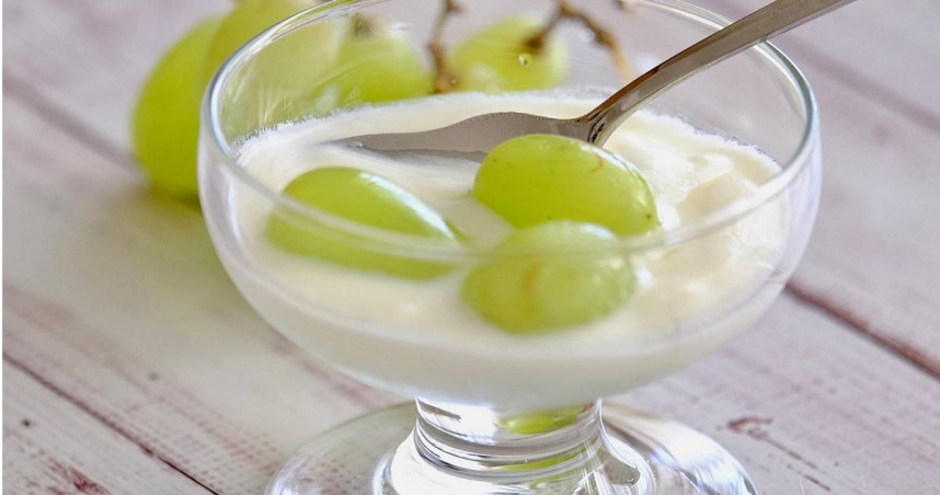 2025年的2月，一篇研究指出長期規律吃優格，與特定大腸直腸癌的風險降低有關。（示意圖／PIXABAY）