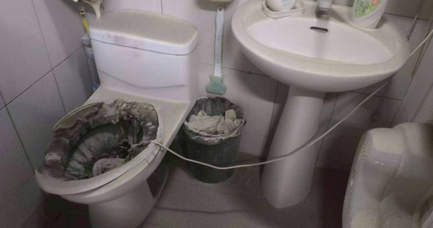 台中市霧峰區振興街某租屋大樓11日凌晨傳出火警，林姓女子將循環扇放置浴室除溼，疑似過熱起火，林女聽見警報聲醒來卻發現浴室冒出火光，幸王姓鄰居協助滅火未釀傷亡。（圖／中市消防局提供）