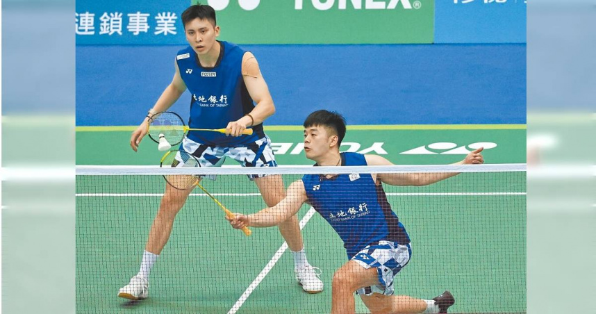 王齊麟（右）與邱相榤（左）在新加坡羽球公開賽止步16強。（圖／報系資料照）