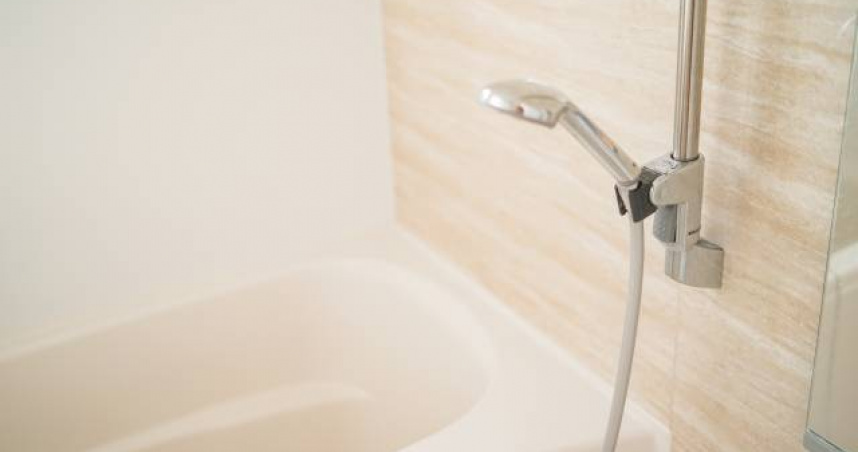 一名女子自爆癖好是洗澡時尿在男友腿上。（示意圖／翻攝自photoAC）