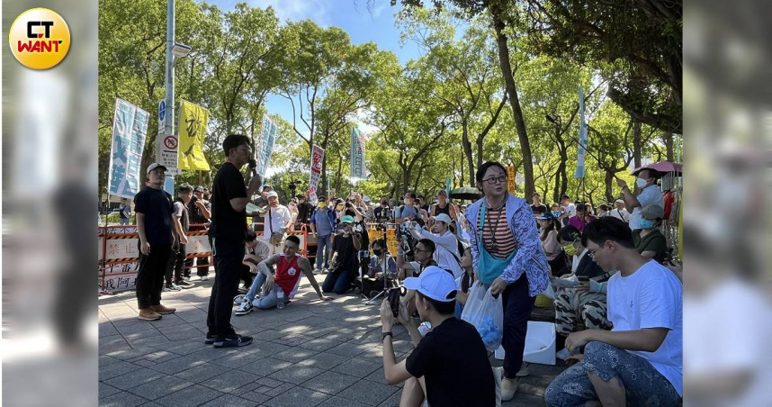 黃國昌現身聲援柯文哲等人。（圖／高瑀彤攝）