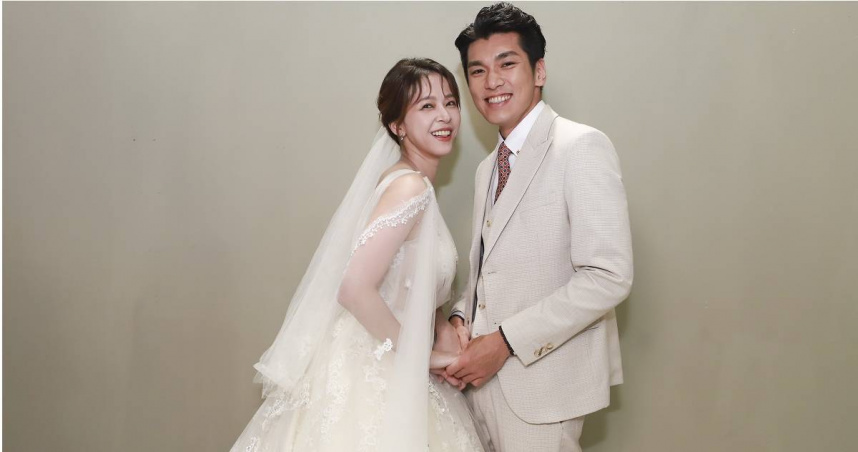 蘇晏霈與吳政澔為《好運來》披婚紗。（圖／民視）