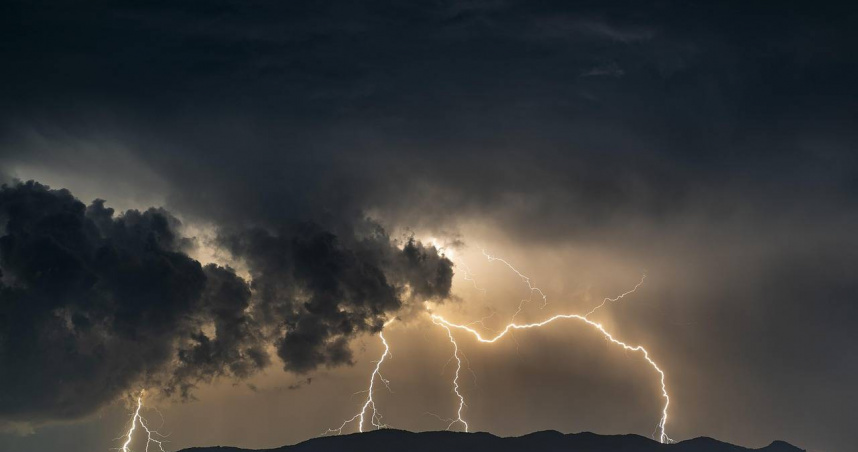 比哈省過去48小時遭雷擊襲擊，已造成34人死亡、6人受傷。（示意圖／Pixabay）