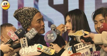 妙莎出道發片記者會，如同爸爸一樣存在的吳宗憲特別幫女兒站台。（圖／侯世駿攝）