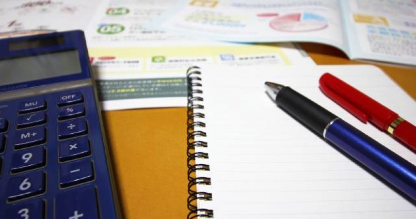 一名人妻在丈夫過世2年後，突然收到補繳稅的通知。（示意圖／翻攝自photoAC）