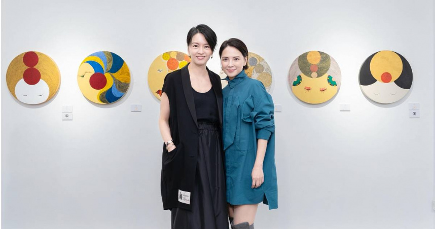 李心潔開畫展，好友梁詠琪現身力挺。（圖／13a New Street Art Gallery提供）