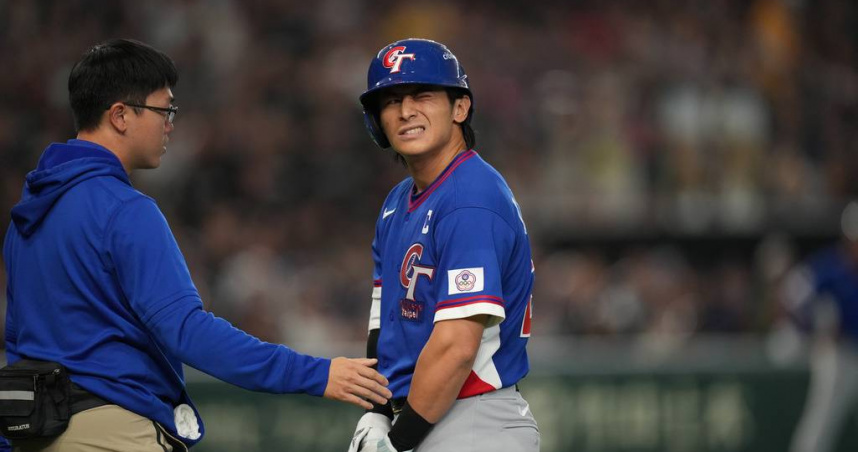 陳傑憲在對澳洲隊比賽中遭觸身球擊中左手食指，賽後檢查為骨裂。（圖／達志／美聯社，下同）