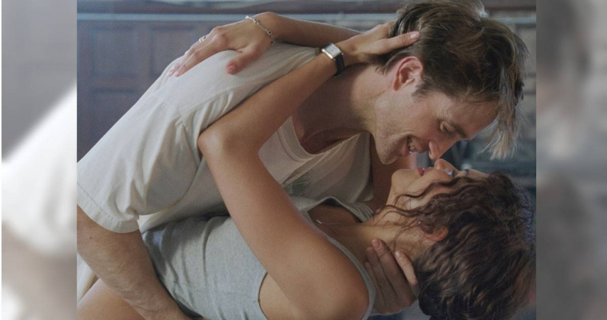 《抓馬戀人》由千黛亞（下）與羅伯派汀森（上）首度共同演出。（圖／采昌提供）