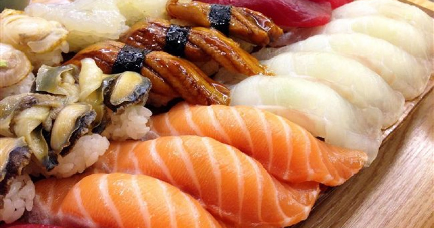 下坂泰生表示，自己不太想推薦旅日時隨便品嚐日本藏壽司。（圖／Pixabay）