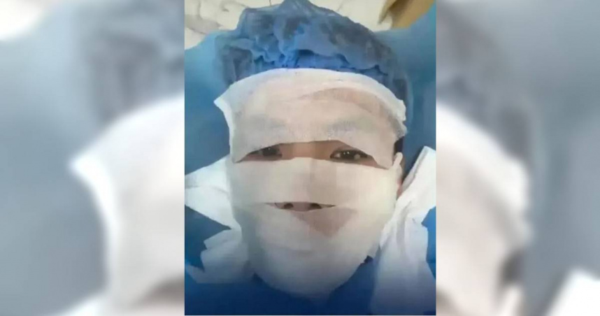 中國大陸廣東省一名男子近日在健身後，因徒手擦汗導致臉部感染真菌，引發網友熱議。（圖／翻攝自錢江晚報）