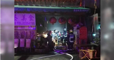 宮廟供桌起火 隔鄰豬腳攤衰遭波及
