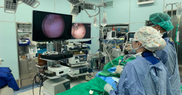男子腦瘤讓他無法開「機」 新治療免動大頭救「小頭」