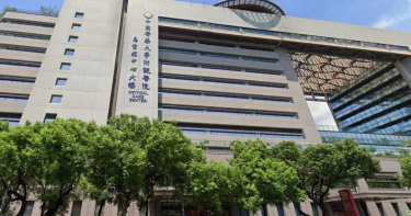 快訊/台中女凌晨墜樓 倒臥防火巷無呼吸心跳送醫搶救