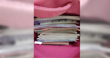 兒小學書包被塞爆!父一提重量超震驚 網友怨:壓到駝背