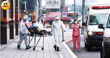 因新冠疫情嚴峻，大家幾乎過著類隔離的生活，心情難免受影響，更應該注重心理健康。（圖／張文玠攝）