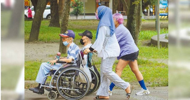 2026年將邁入超高齡社會，因應失能需求，衛福部長照服務發展基金續寫新高。 （圖／報系資料照）