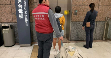 高鐵變身救護車 急送罹癌綠蠵龜赴海生館就醫