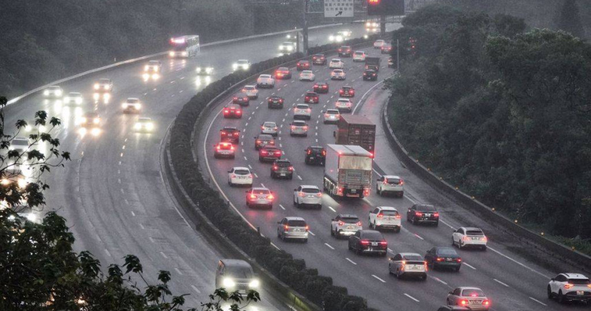 高速公路局今（31）日表示，農曆初四將出現北返車潮，預估交通量達136百萬車公里，為平日年平均的1.5倍。（示意圖／報系資料照）