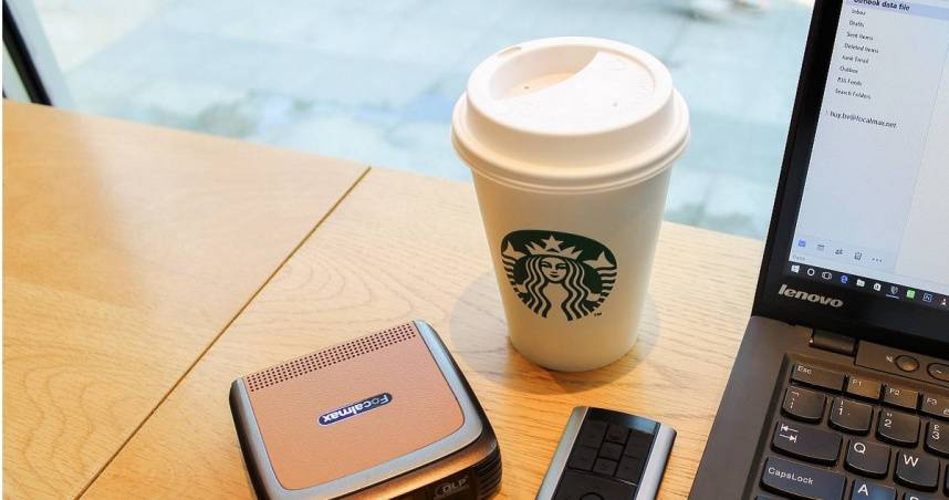 早上為提神，許多民眾都習慣外帶咖啡。（示意圖／unsplash）