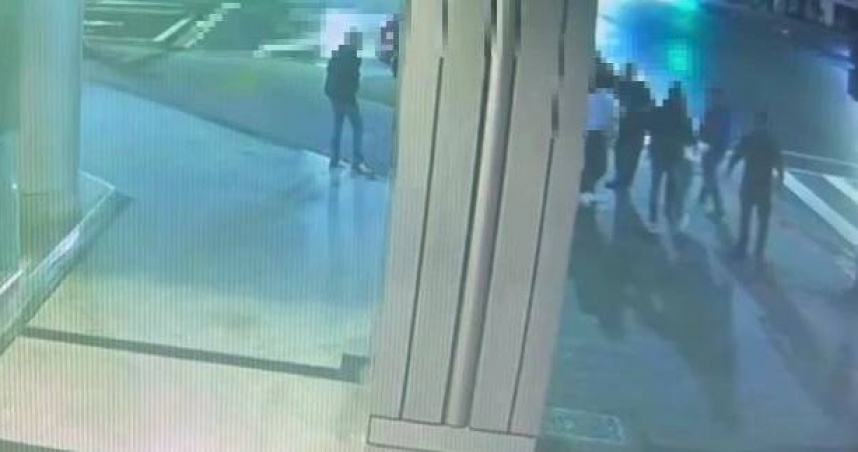 竹聯幫成員持刀砍傷松聯幫4人被捕。（ 圖／翻攝畫面）