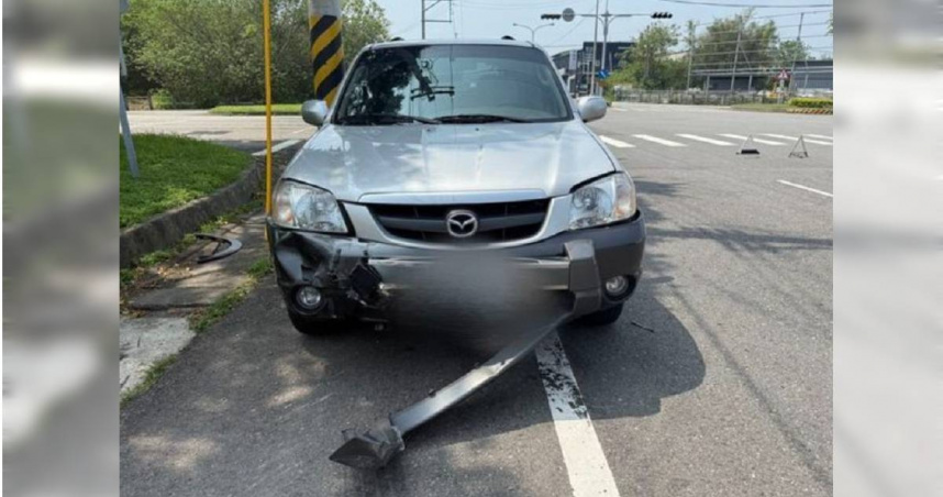 李翁駕車違規撞上1輛轎車，造成2人受傷，豈料他竟肇逃約1公里後，被警方逮獲。（圖／翻攝畫面）