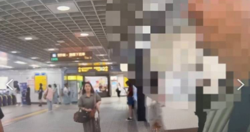 日前北捷忠孝敦化站發生襲臀事件，犯嫌為來自波蘭的遊客，該男犯案後態度輕浮，昨以3萬元交保。（圖／翻攝畫面）