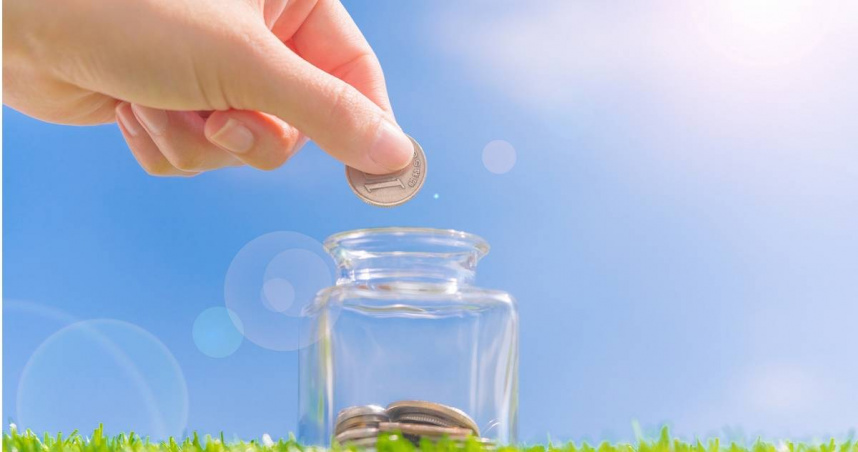 廖大乙表示，若想在天貺日增加財運和貴人運，可以曬存摺印章15分鐘、布施，並要記得當天不要罵人。（示意圖／翻攝自photoAC）