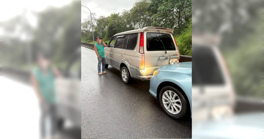 廂型車倒車撞人還亮刀。（圖／翻攝畫面）