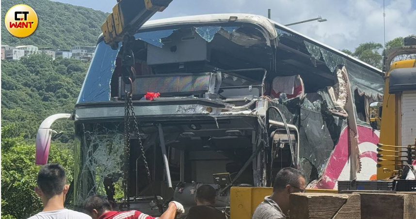 獨／女高中生國光客運逃死劫　還原驚險瞬間：砂石車從頭上削過