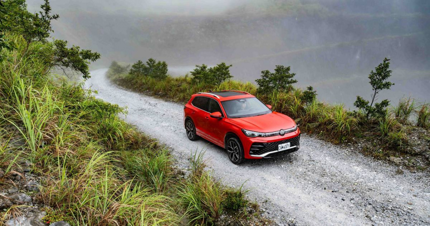 台灣福斯汽車攜手格上租車禮獻The all-new Tiguan尊享德藝專案，8/31前月租僅22,500元起，再享頂級五星級飯店旅宿券或尊榮機場接送服務。（圖／福斯提供）