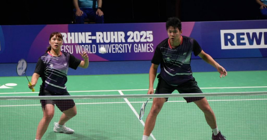 吳軒毅(右)、楊筑云在世大運羽球混雙摘金，中華隊史首度包辦金銀銅。(圖／大專體總提供)