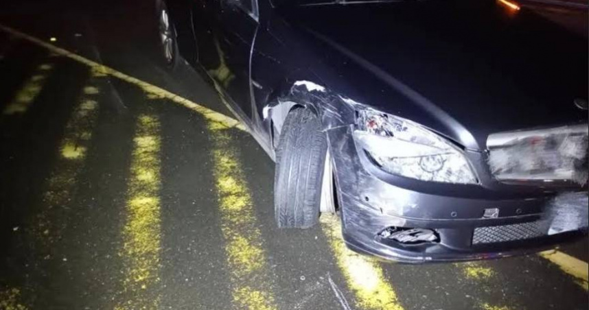 阿嬤逆走社子大橋直撞網喊像絕命終結站拍片現場。（圖／翻攝畫面）