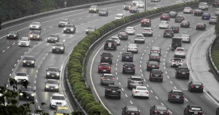 今（28日）為教師節連續假期第2日，全國道路交通量持續增加。（示意圖／本報資料照）