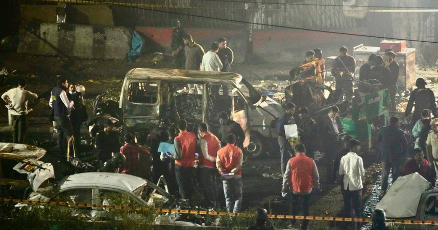 印度汽車爆炸，傷亡慘重。（圖／達志／美聯社）