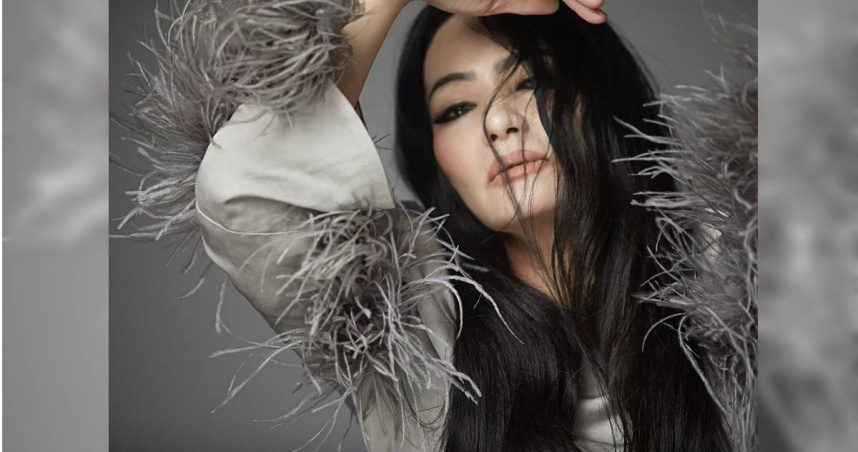 潘越雲推出睽違歌壇7年的全新創作單曲〈我和我自己〉。（圖／雲璽工作室提供）