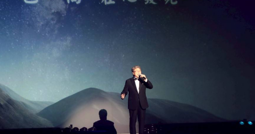金曲歌王楊烈（中）母親節晚間在台南開唱。（圖／翻攝自台南市政府媒體群組）